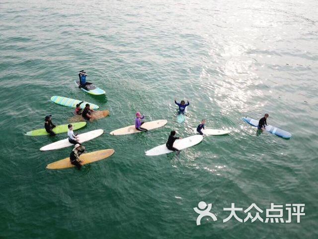 椰速充海口国兴大道文体公园全液冷超充站正式投用