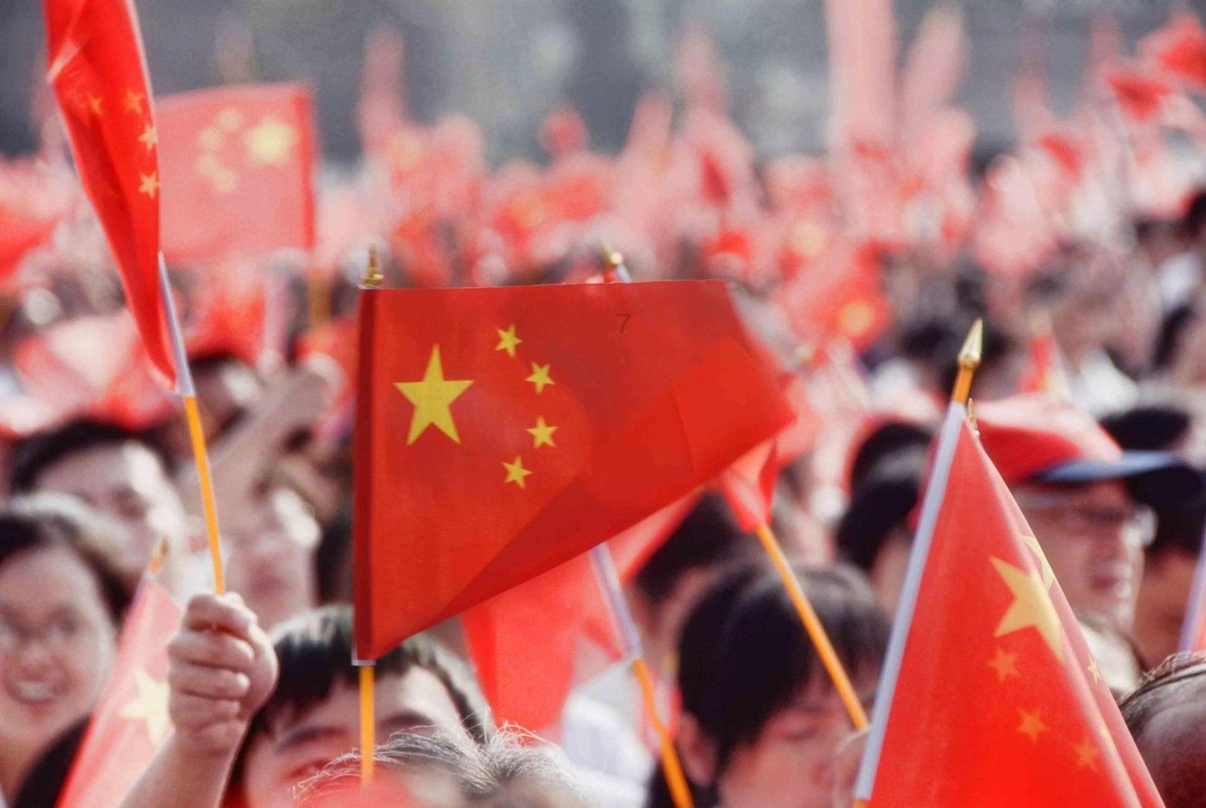 跟亲人没什么感情，就算他们遇到了什么不测你会同情他们吗，从小到大都没有给过你一丝温暖，你会同情他们
